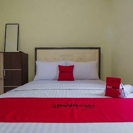 Hotel Reddoorz Near Politeknik Negeri Medan Extérieur photo