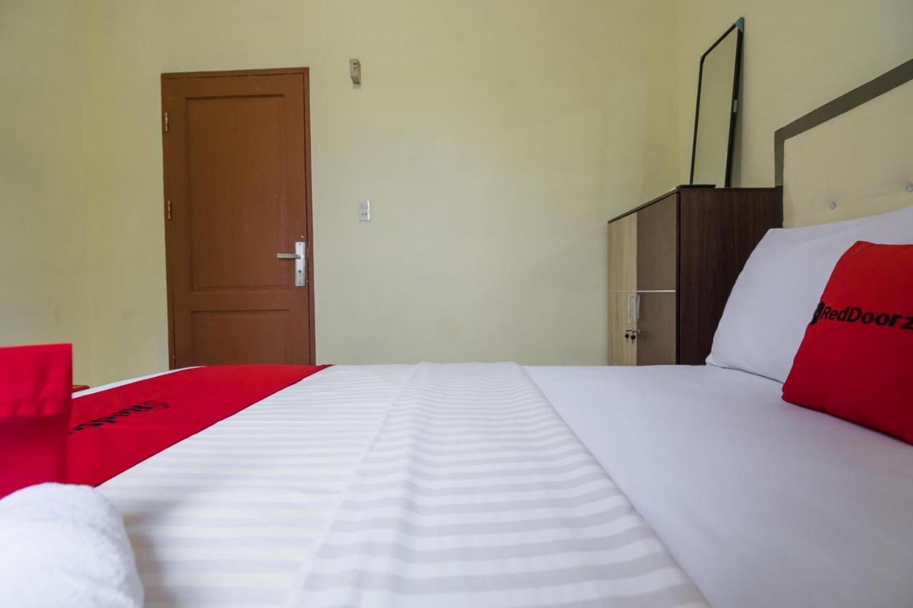 Hotel Reddoorz Near Politeknik Negeri Medan Extérieur photo