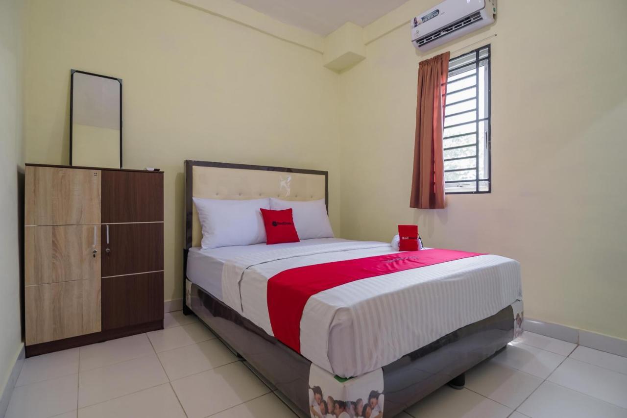 Hotel Reddoorz Near Politeknik Negeri Medan Extérieur photo