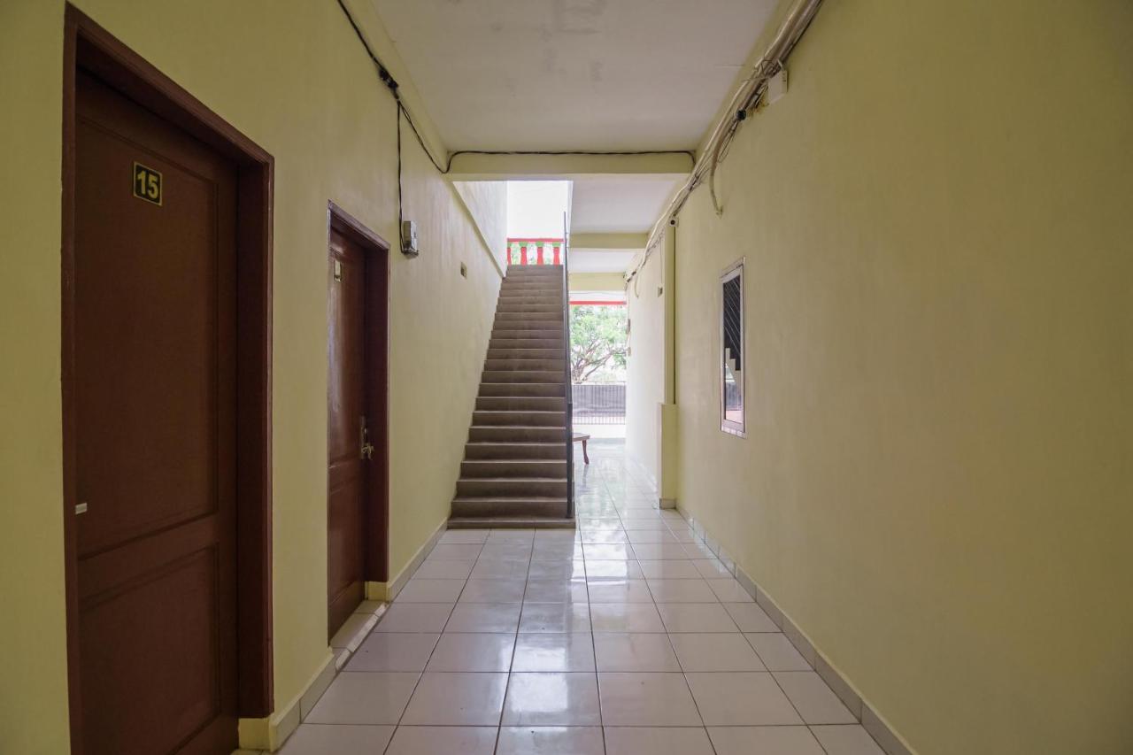 Hotel Reddoorz Near Politeknik Negeri Medan Extérieur photo