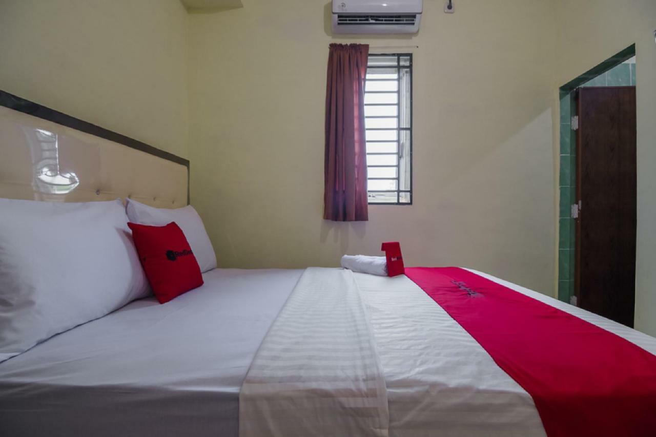 Hotel Reddoorz Near Politeknik Negeri Medan Extérieur photo